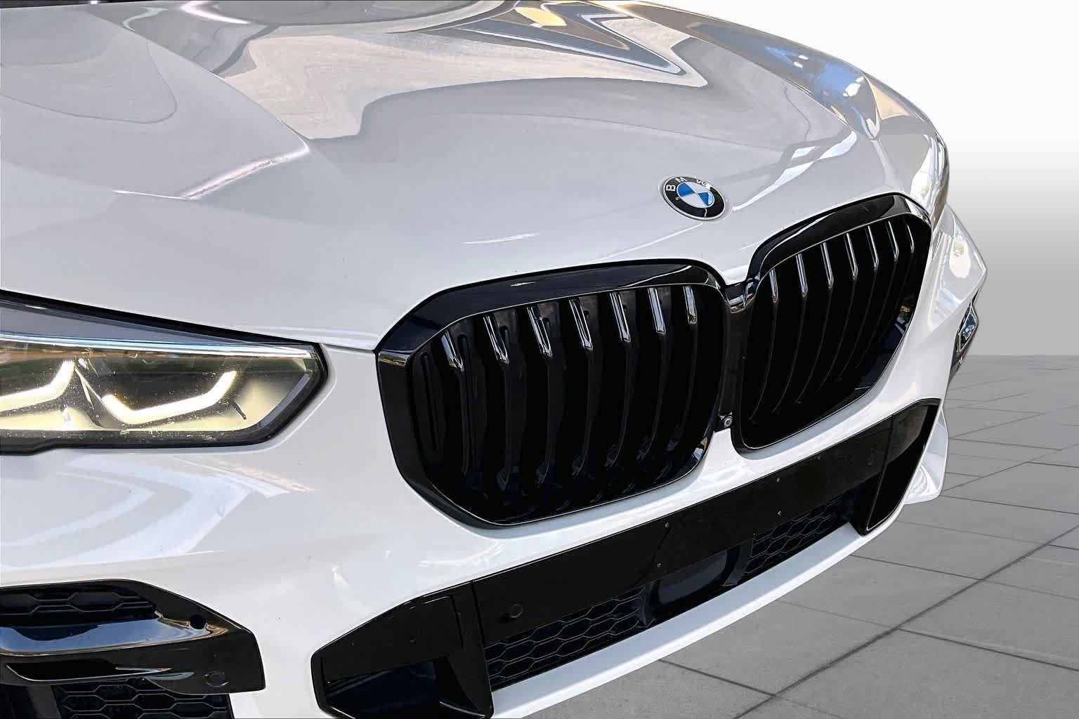 Used 2022 Alpine White BMW sDrive40i image 30
