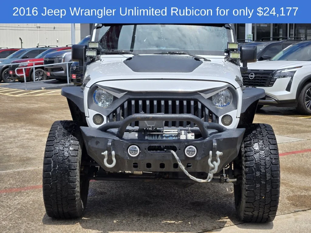 Used 2016 White Jeep Unlimited Rubicon image 2