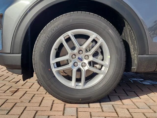 New 2027 Gray Metallic Ford Active image 8