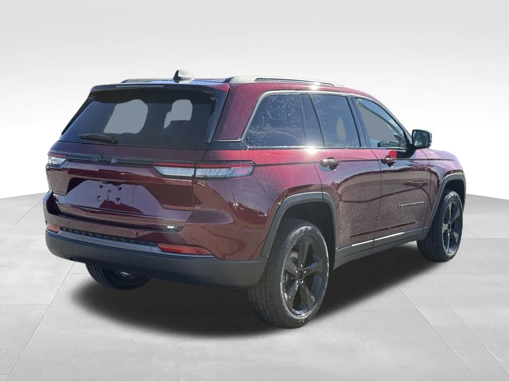 New 2026 Velvet Red Pearl-Coat Exterior Paint Jeep Limited image 5