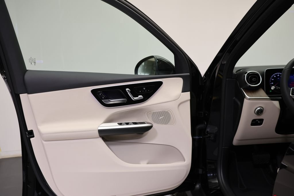 New 2026 Black Mercedes-Benz GLC 300 image 29