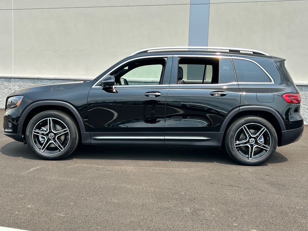 New 2026 Night Black Mercedes-Benz GLB 250 image 4