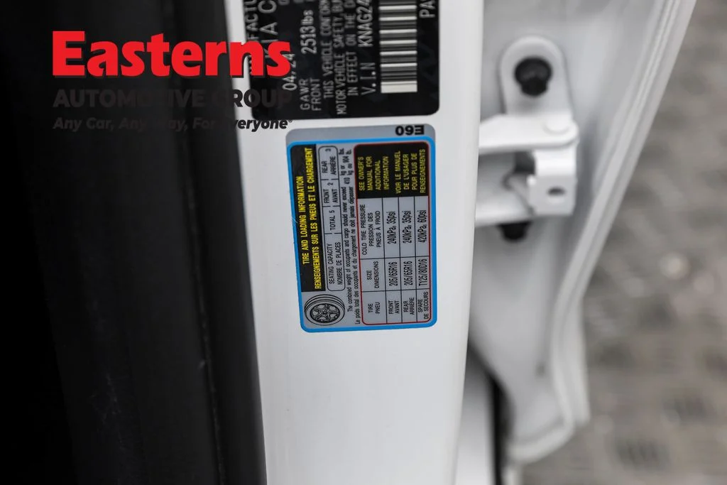 Used 2025 White Kia LXS image 34
