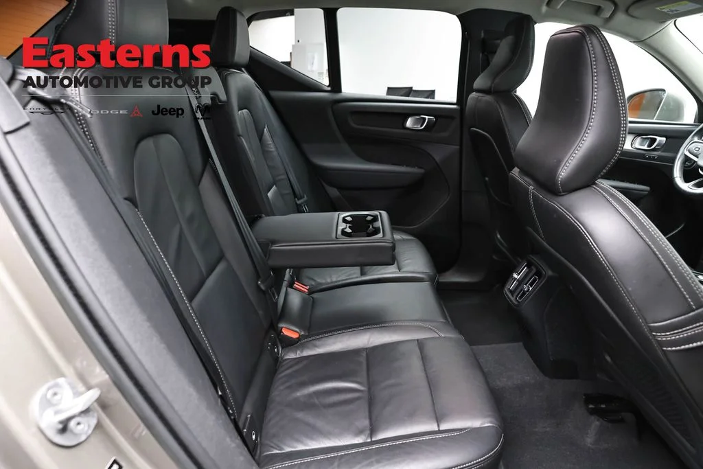 Used 2022 Brown Volvo Momentum image 28