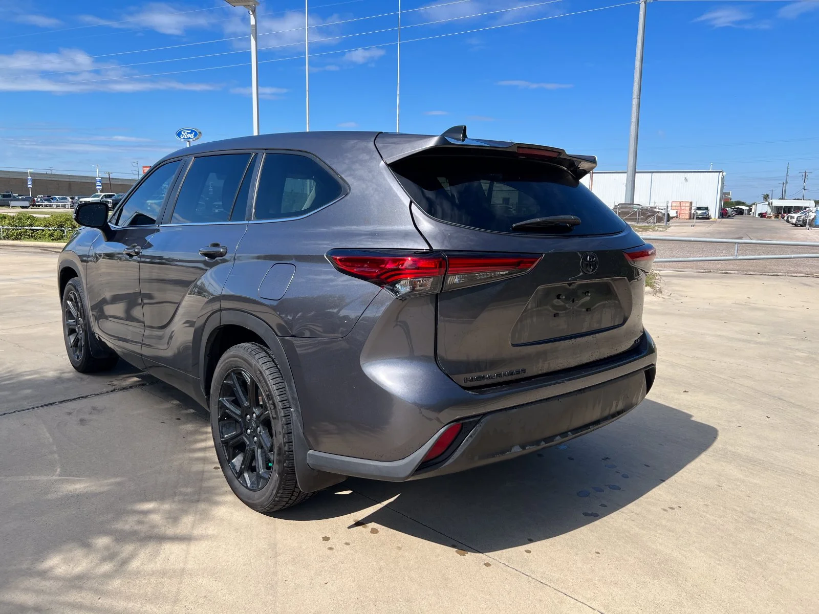 Used 2023 Gray Toyota LE image 3