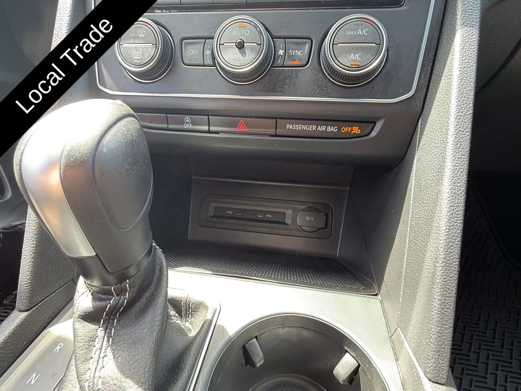 Used 2021 Pure White Volkswagen 3.6L V6 SE w/Technology R-Line image 23
