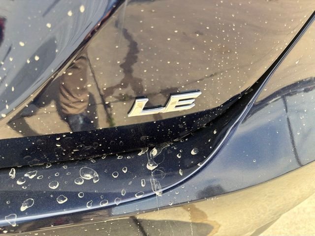Used 2022  Toyota LE image 6