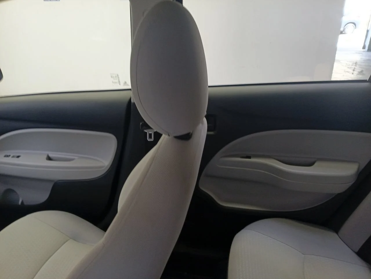 Used 2024 Graphite Gray Mitsubishi ES image 12