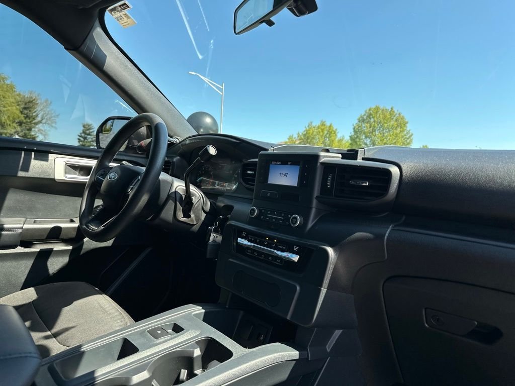 Used 2020 Beige Ford Base image 23