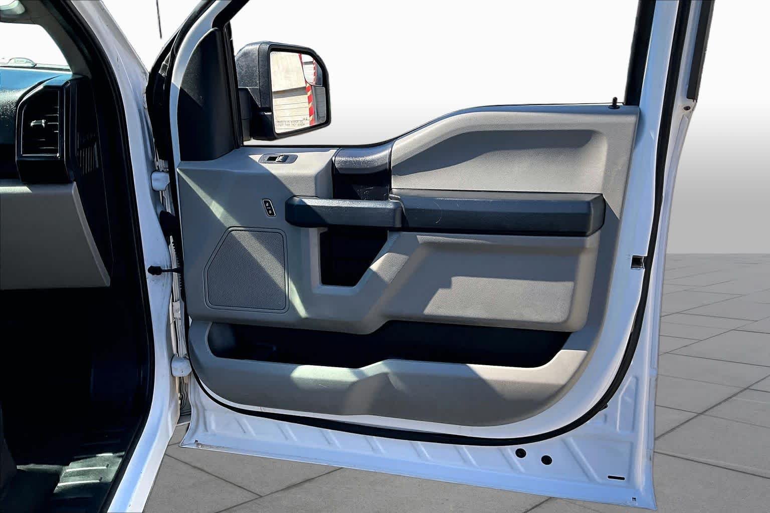 Used 2020 Oxford White Ford XL image 19