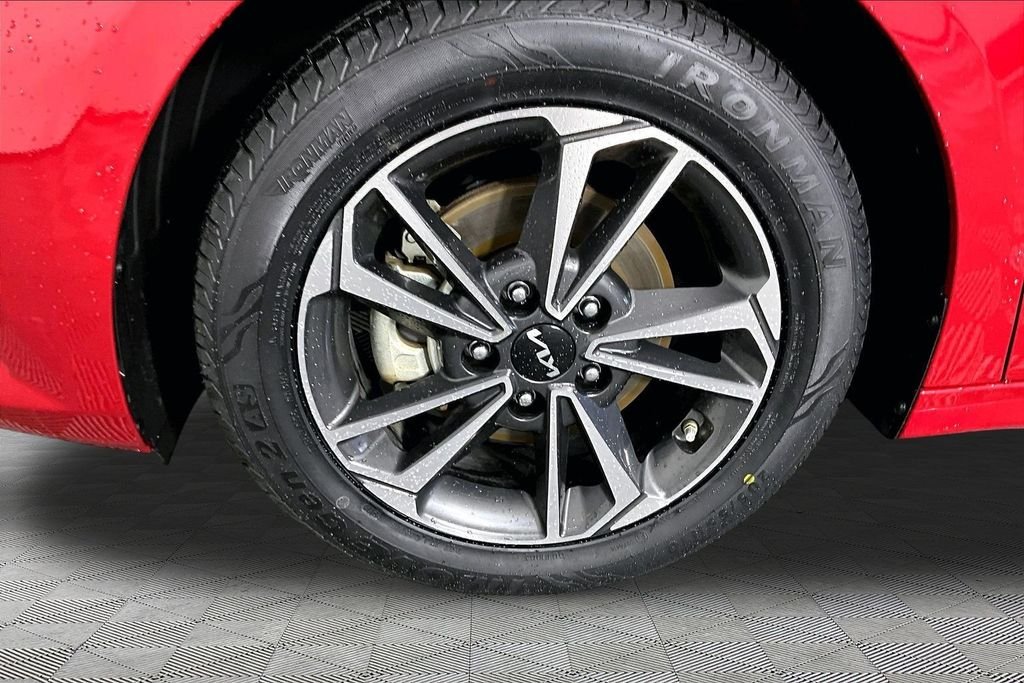 2024 Kia Forte LXS - Photo 30