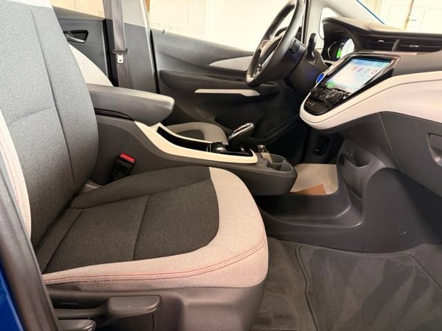 Used 2017 Includes (TUS) Black grille. Chevrolet LT image 28