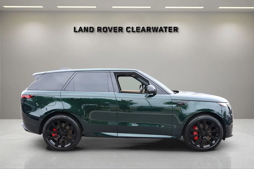 New 2026 British Racing Green Land Rover Dynamic SE image 6
