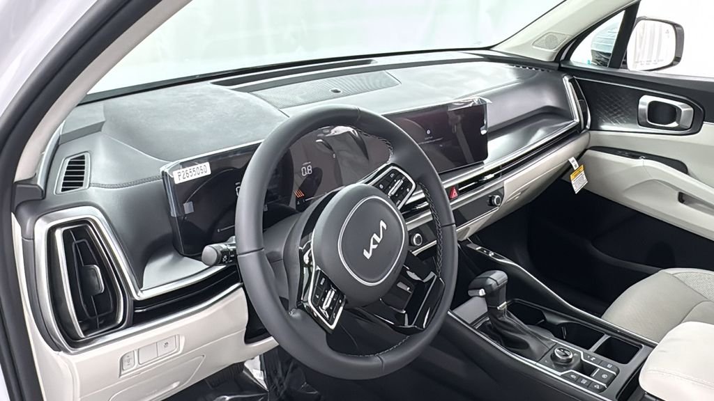 2025 Kia Sorento S - Photo 34
