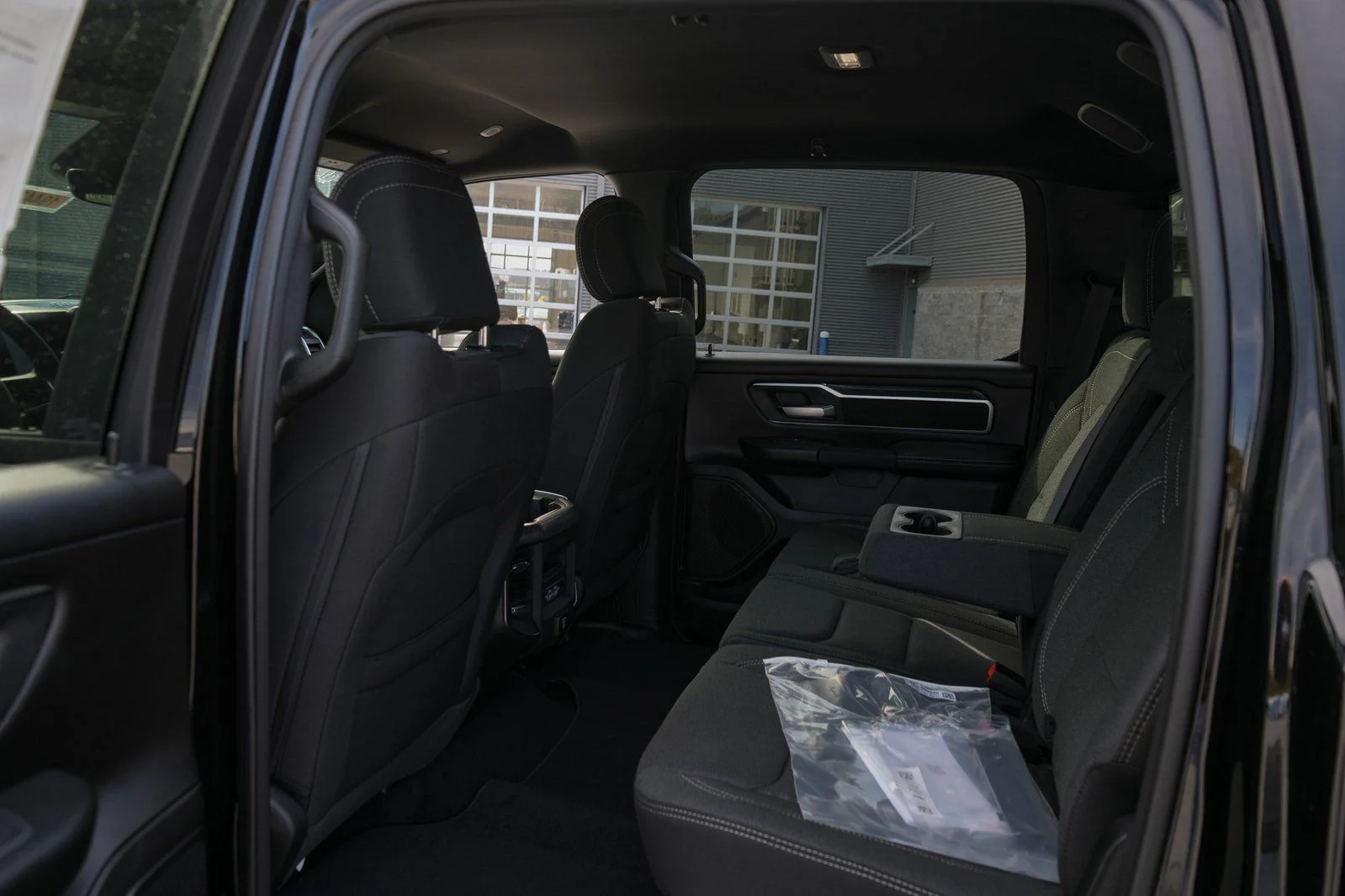 New 2026 Diamond Black Crystal Pearl-Coat Exterior Paint RAM Big Horn/Lone Star image 18