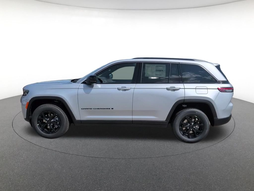 New 2026 Silver Zynith Exterior Paint Jeep Laredo image 10