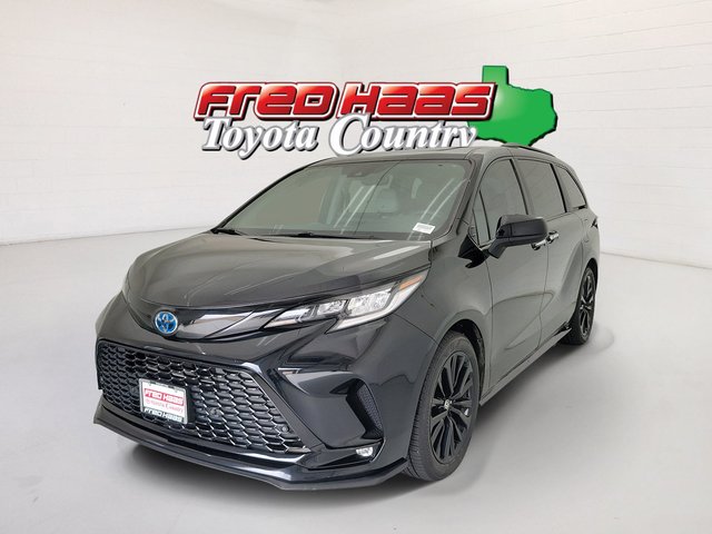 2025 Toyota Sienna XSE