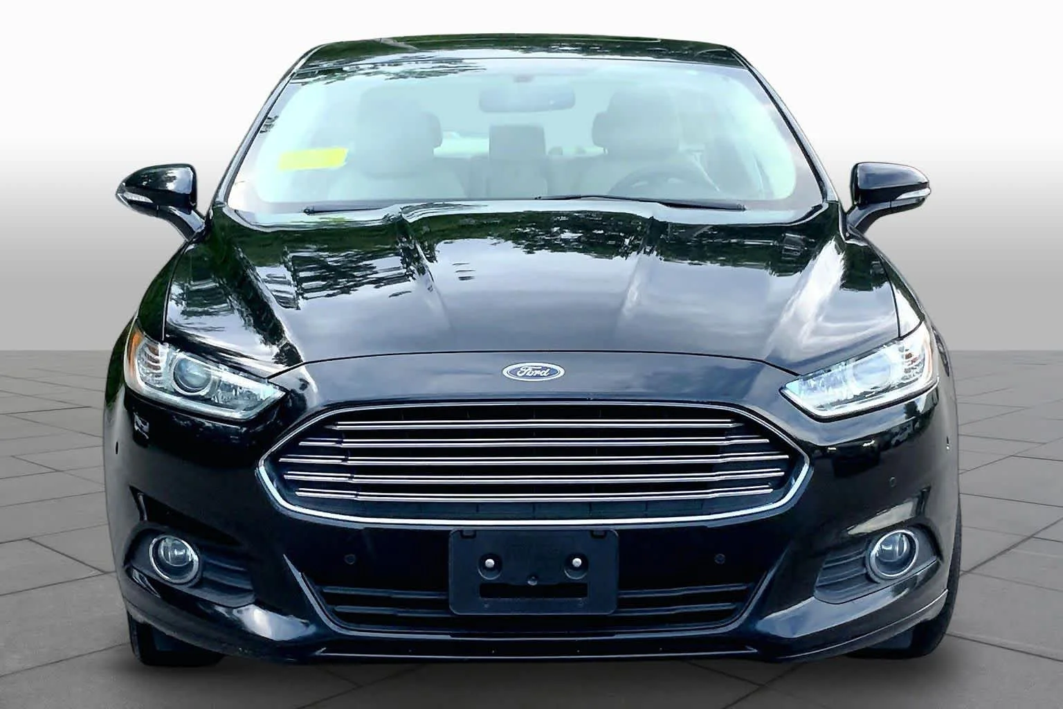 Used 2014 Tuxedo Black Metallic Ford SE image 3