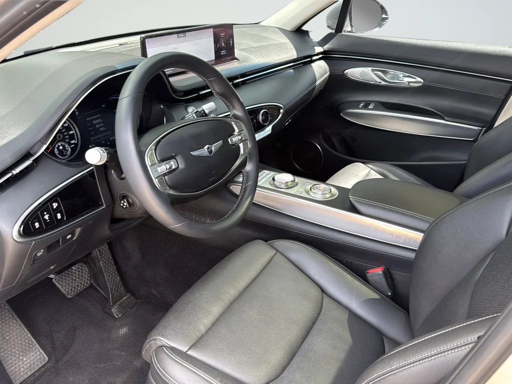 Used 2023 Silver Genesis 2.5T image 16