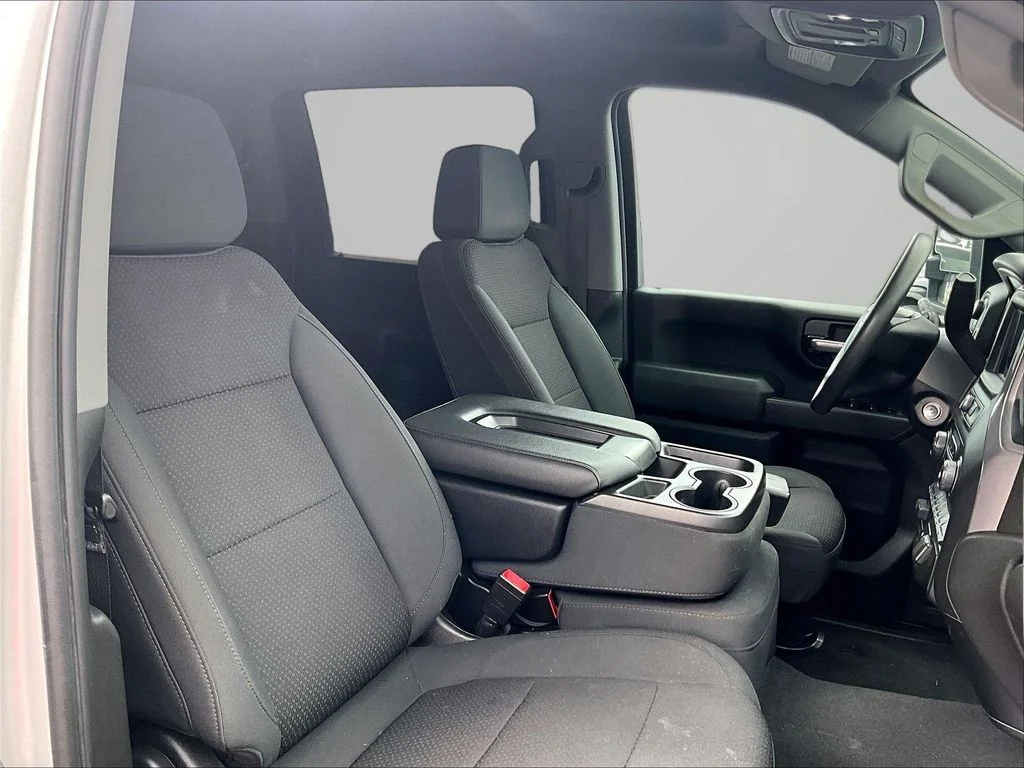 Used 2021 Silver Chevrolet Custom image 7