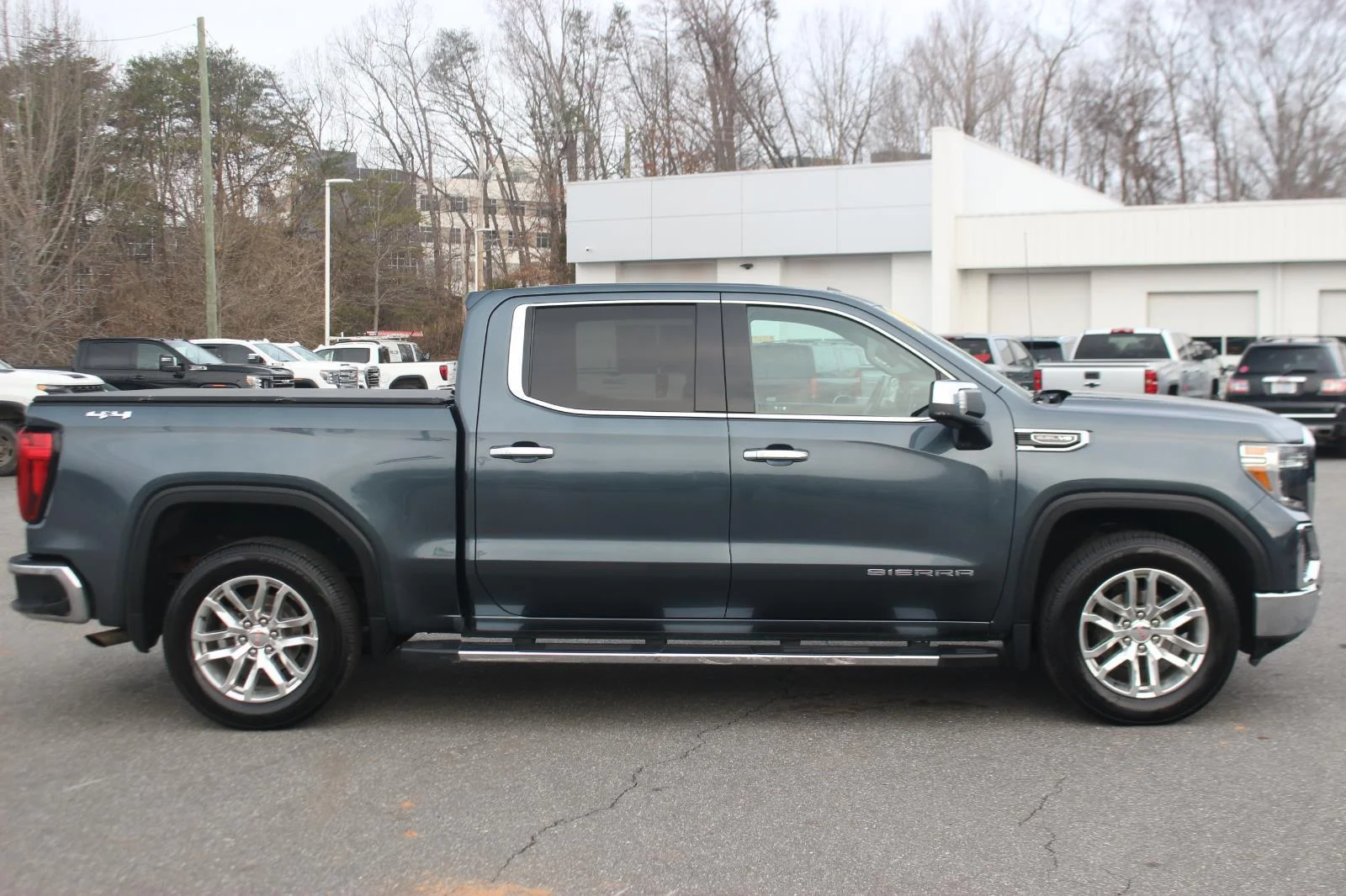 Used 2019 DARK SKY METALLIC GMC SLT image 7