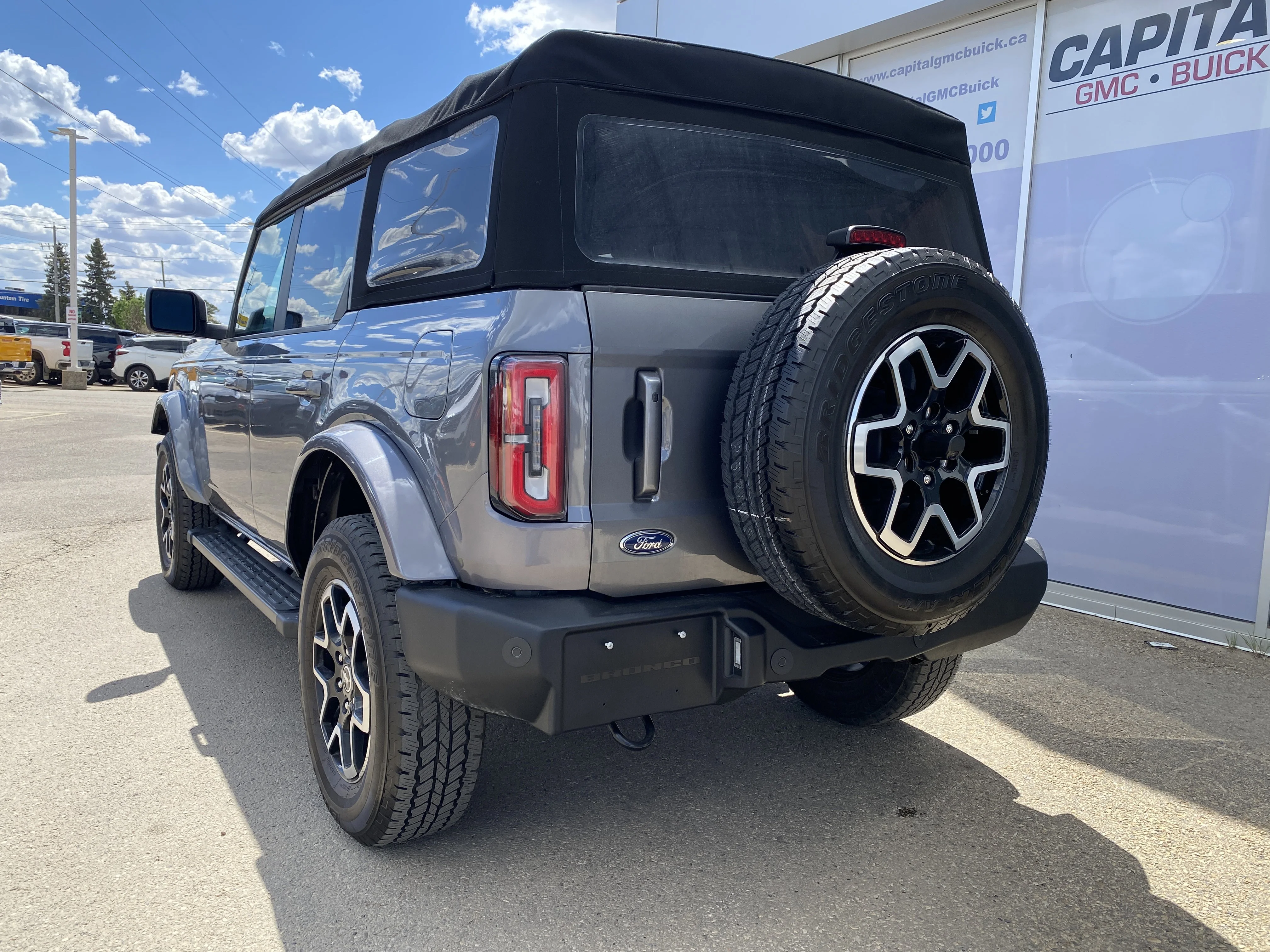 Certified Used 2021 Gray Ford Base 4 Door Advanced 4x4 * SOFT TOP * 2 TONE LEATHER * NAVIGATION * image 3