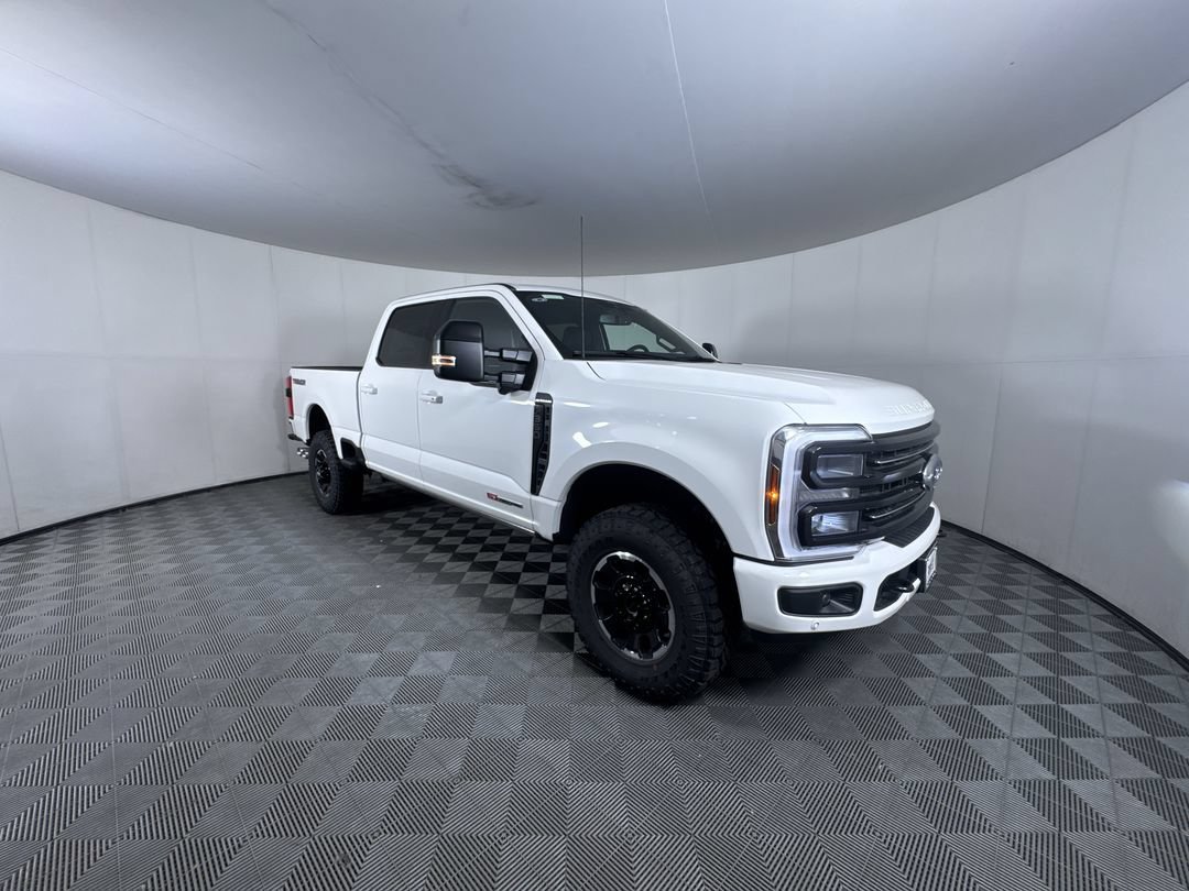 New 2026 Star White Metallic Tri-Coat Ford Platinum image 2
