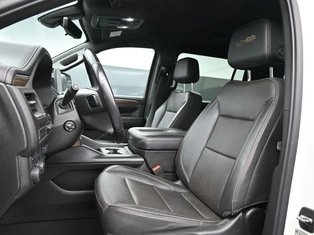 Used 2022 Beige Chevrolet High Country image 4