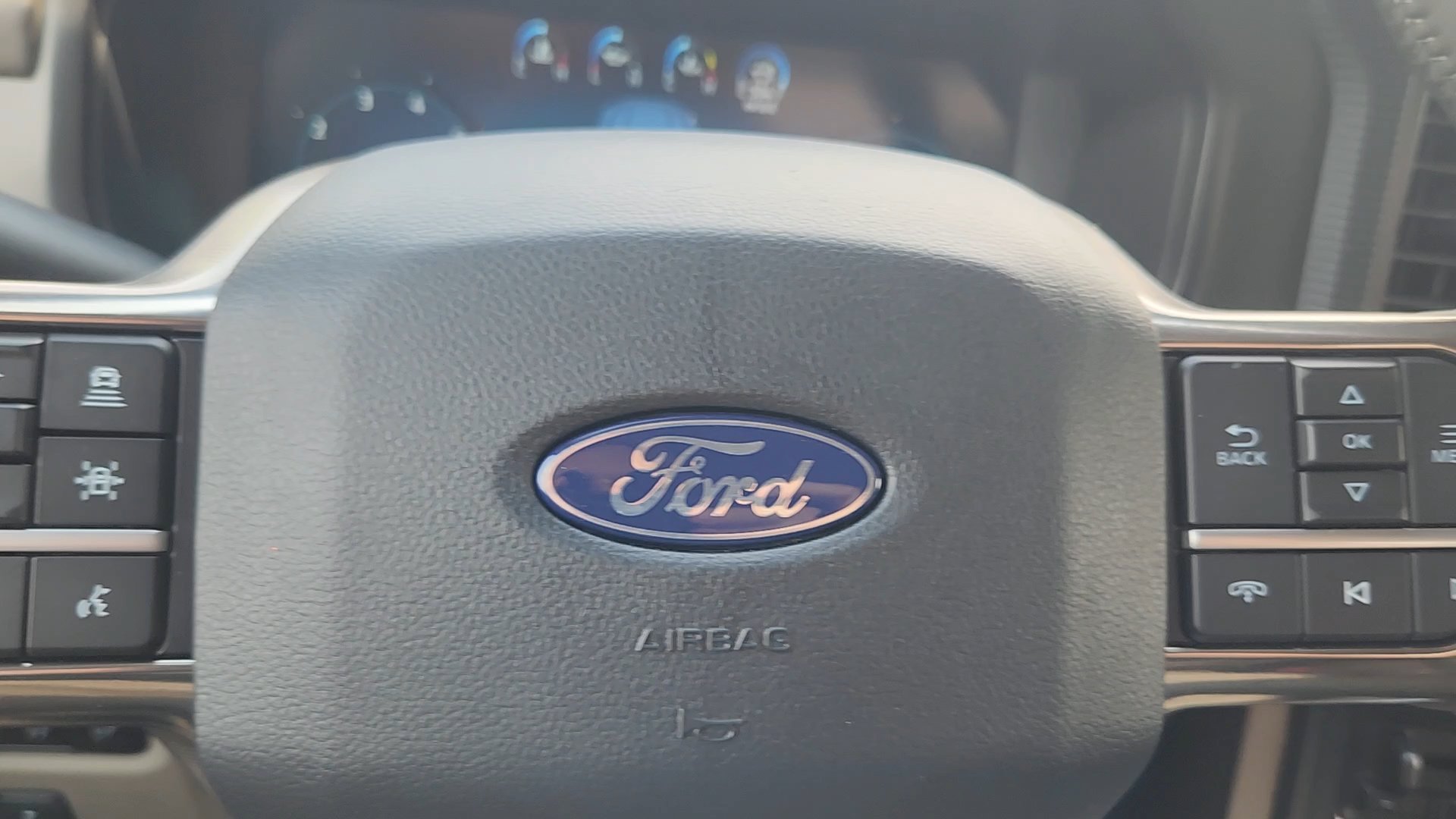 New 2026 Star White Metallic Tri-Coat Ford Platinum image 21