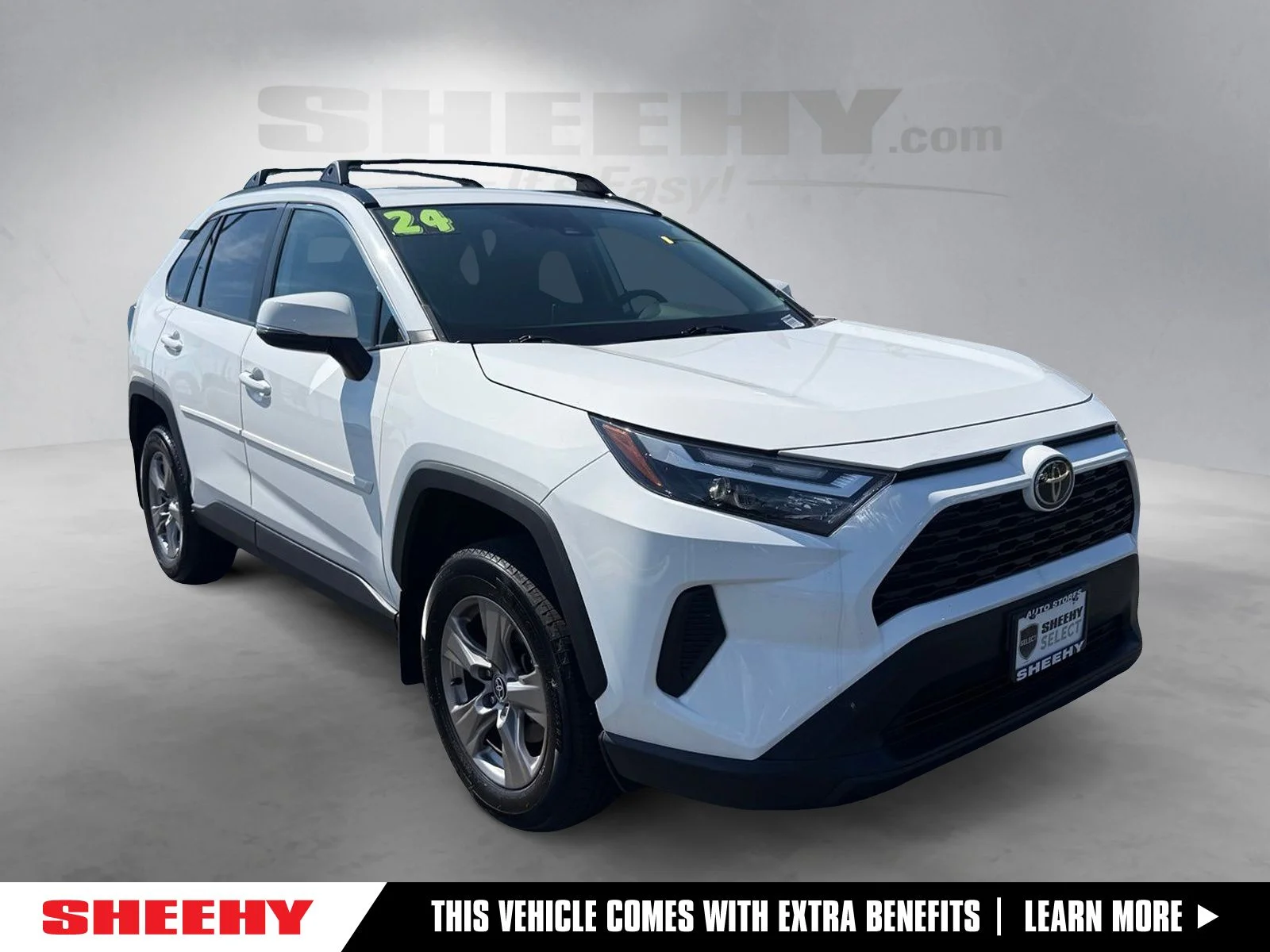 Used 2024 White Toyota XLE image 1
