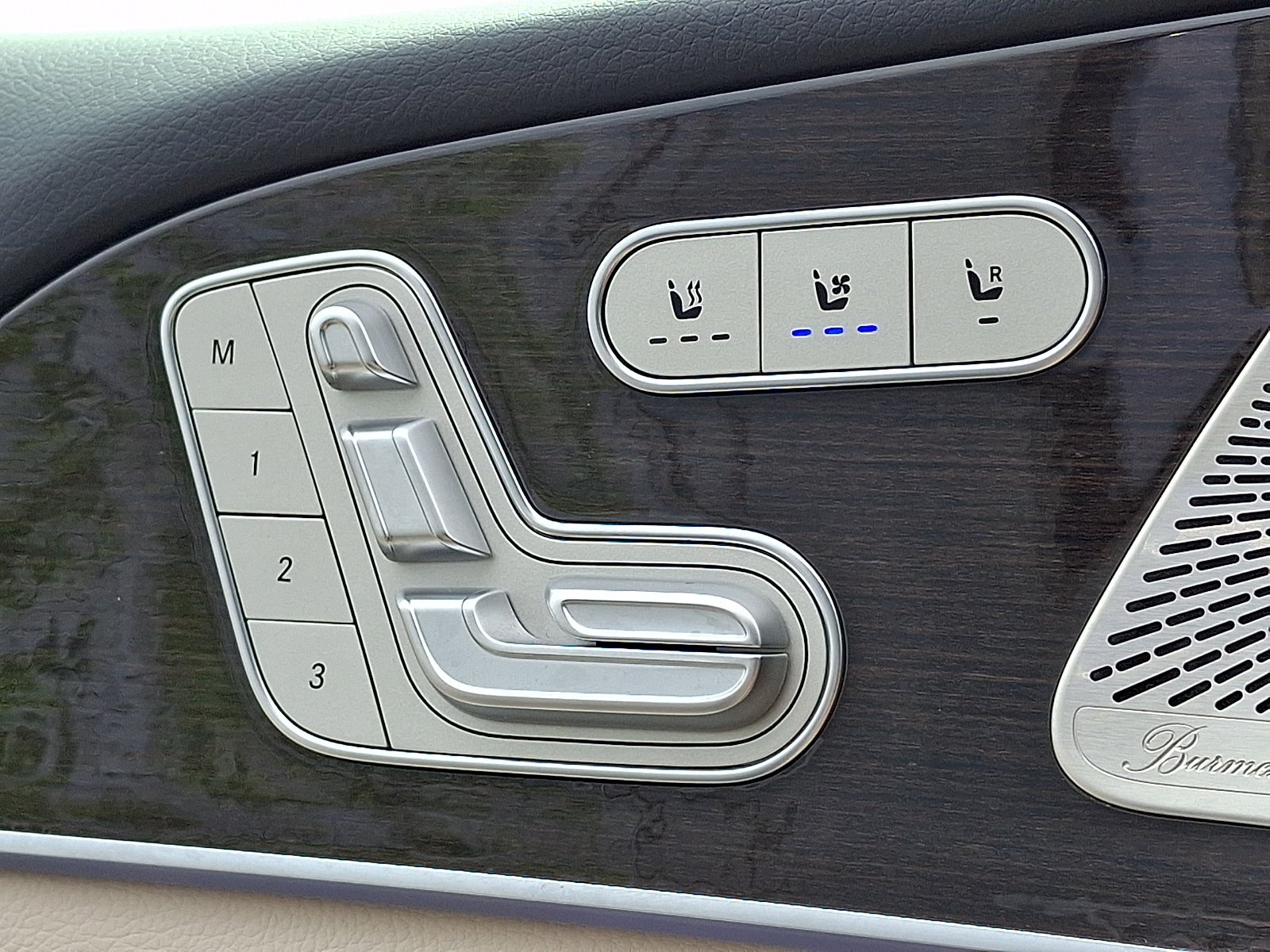 Used 2024 Twilight Blue Metallic Mercedes-Benz GLE 450e Plug-In Hybrid image 26