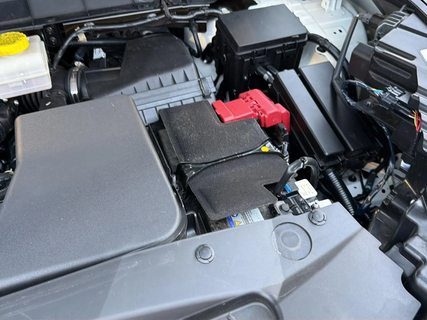 2025 Nissan Pathfinder SV - Photo 37