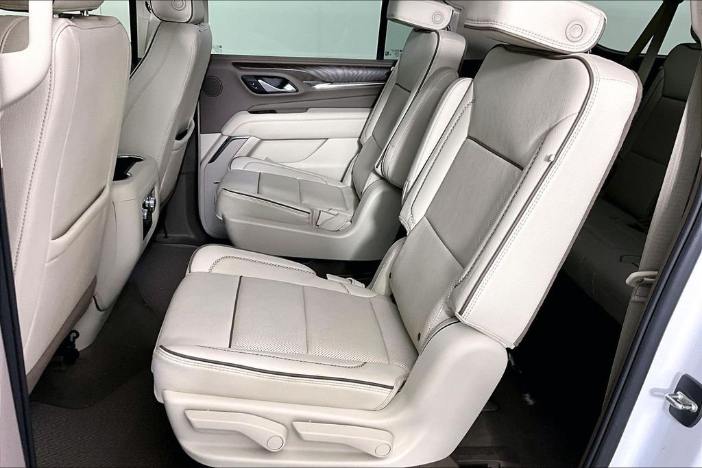 Used 2024 White GMC Denali image 3