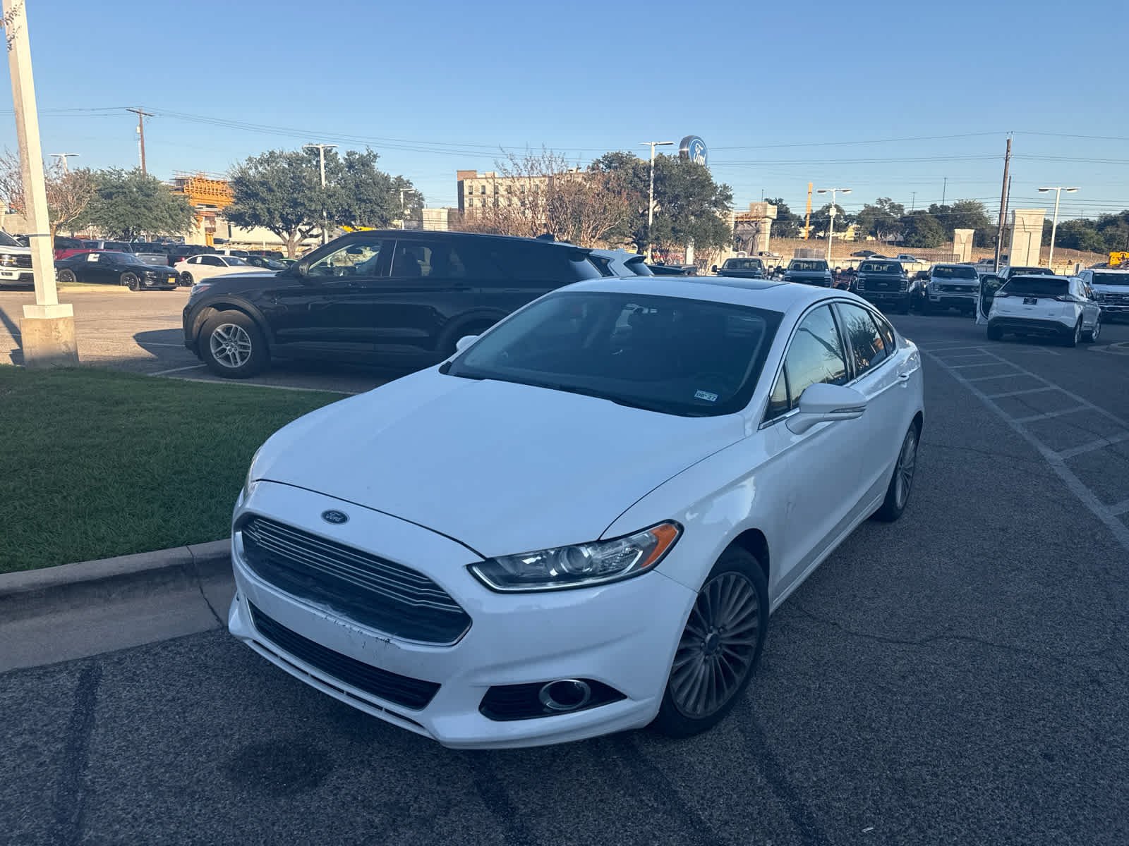 Used 2016 Oxford White Ford Titanium image 3