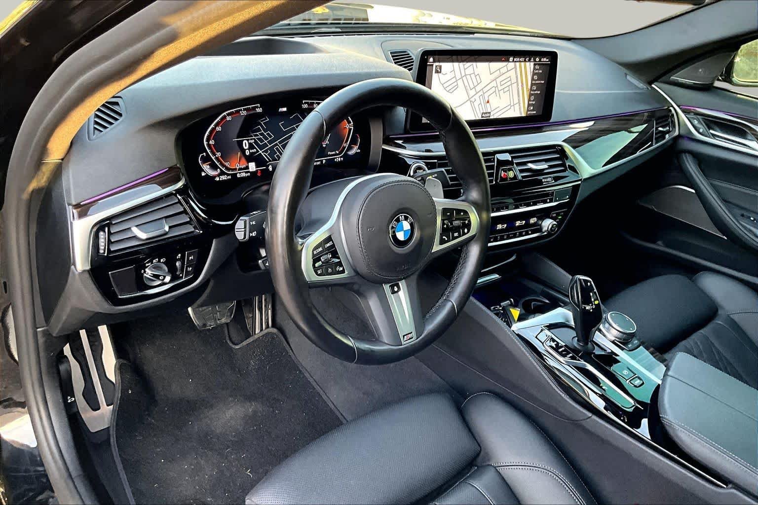 Used 2022 Black Sapphire Metallic BMW 540i image 17