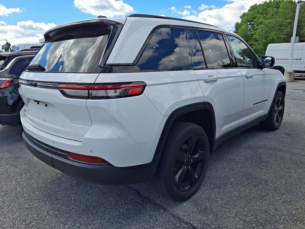 Used 2023 White Jeep Altitude X image 6