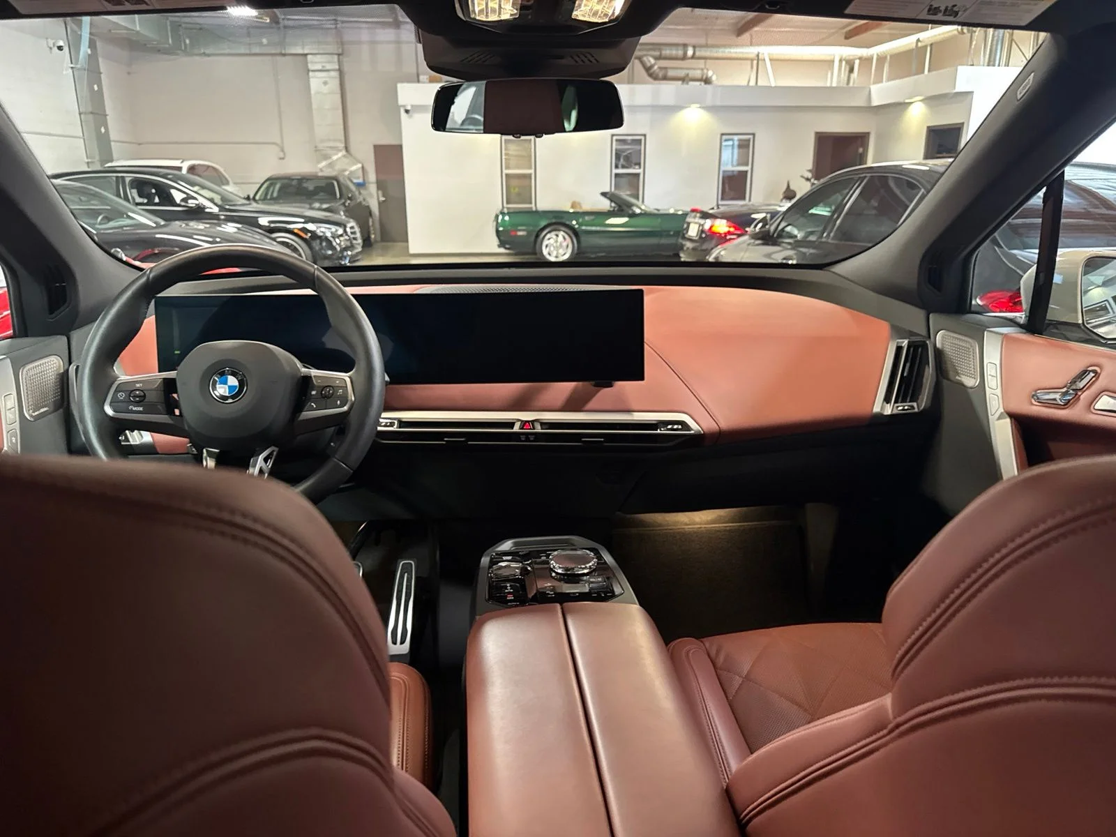 Used 2026 Beige BMW xDrive60 image 21