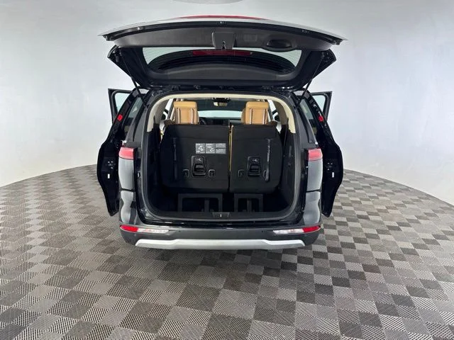 Used 2023 Black Kia LX Seat Package image 17