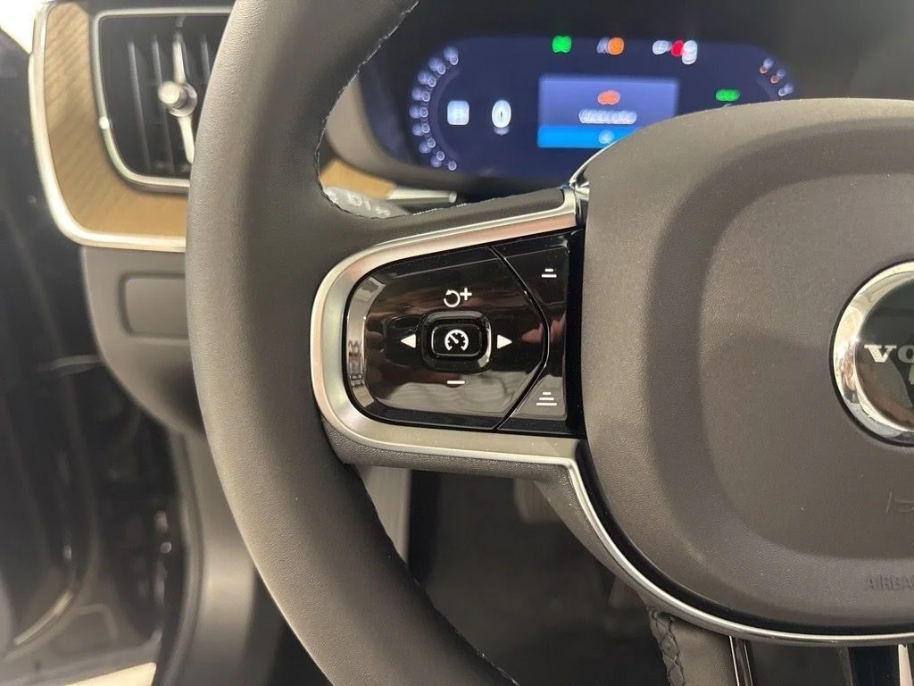 New 2026 Onyx Black Metallic Volvo T8 Ultra image 9