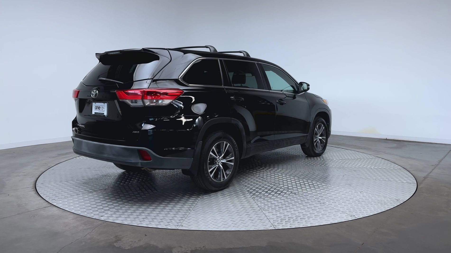 Used 2017 Midnight Black Metallic Toyota LE image 8