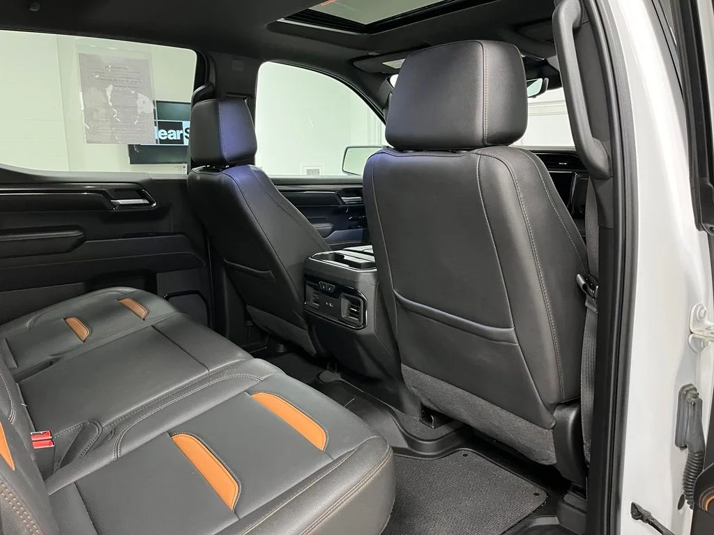 Used 2022 White GMC AT4 image 49