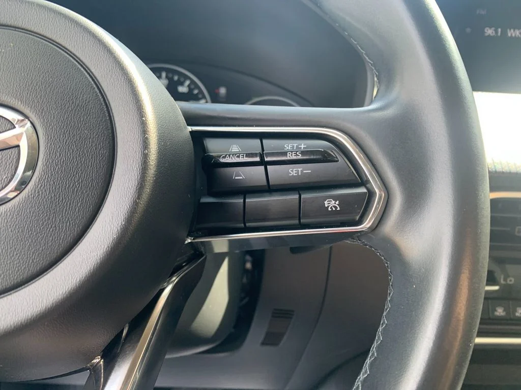 Used 2025 White Mazda 3.3 Turbo Select image 30