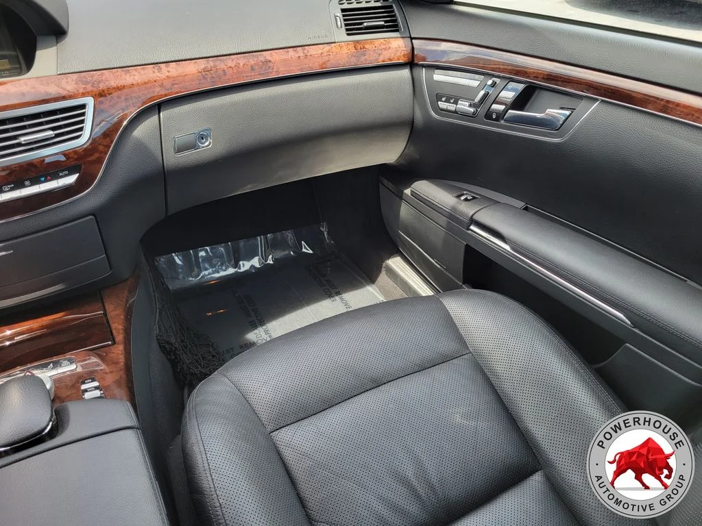 Used 2011 White Mercedes-Benz S 550 image 19