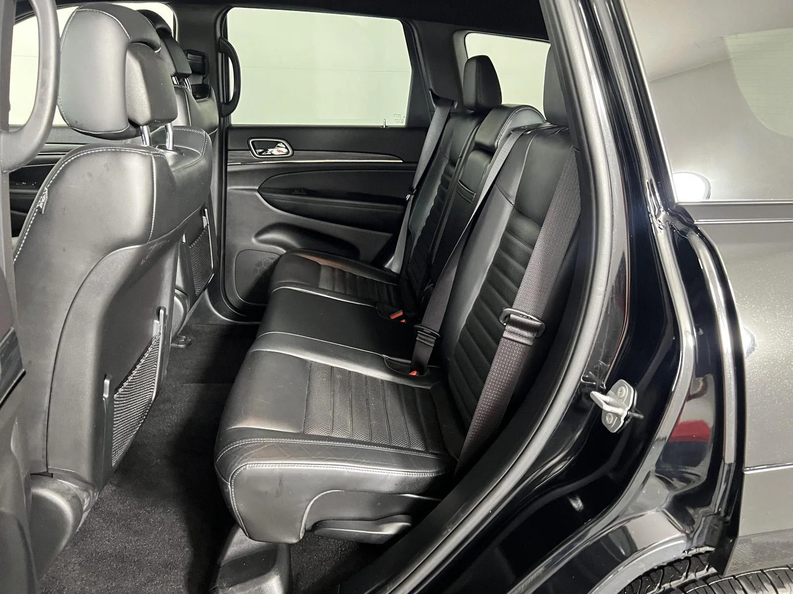 Used 2020 Diamond Black Crystal Pearlcoat Jeep Limited X image 19