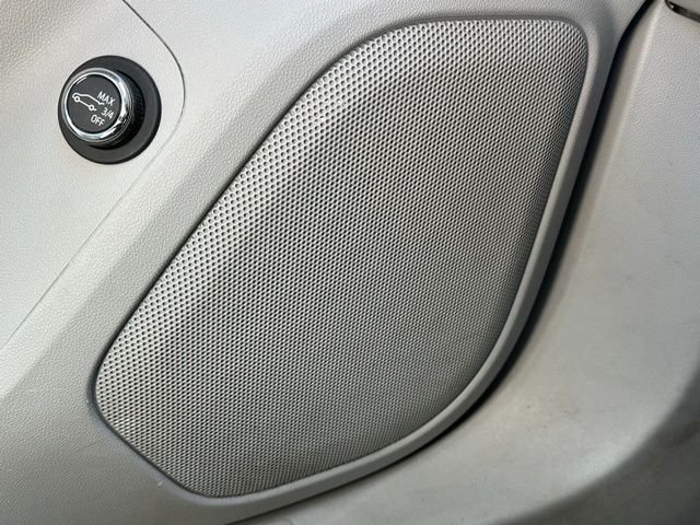 Used 2019 Silver GMC SLE-2 image 19