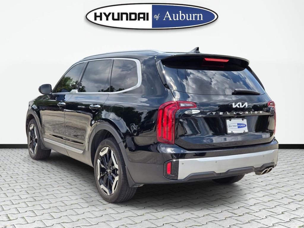 Used 2025 Black Kia S image 9