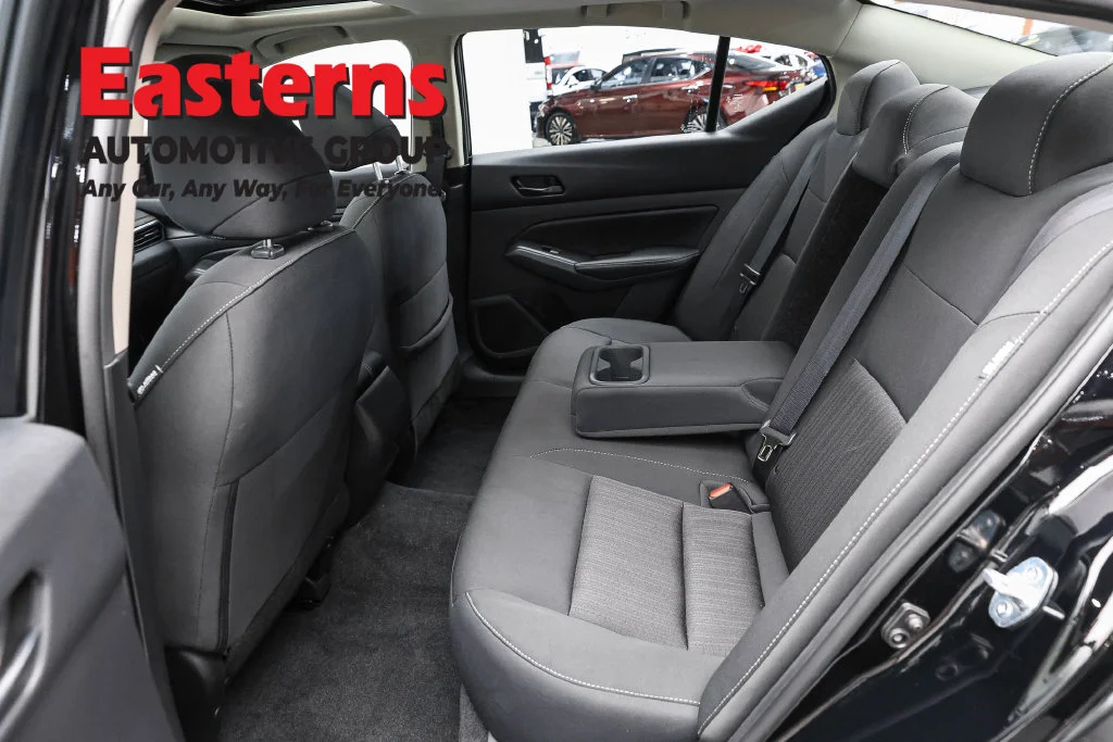 Used 2025 Black Nissan 2.5 SV image 21
