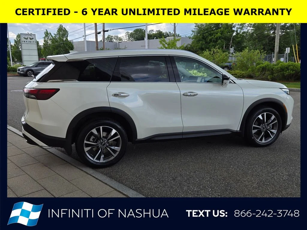 Certified Used 2023 White INFINITI LUXE image 16