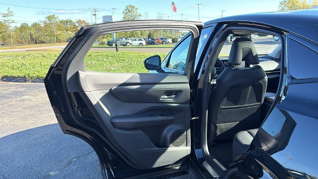 Used 2024 Black Nissan EVOLVE+ e-4ORCE image 22