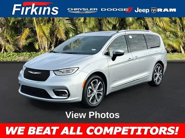 2026 Chrysler Pacifica Pinnacle's photo